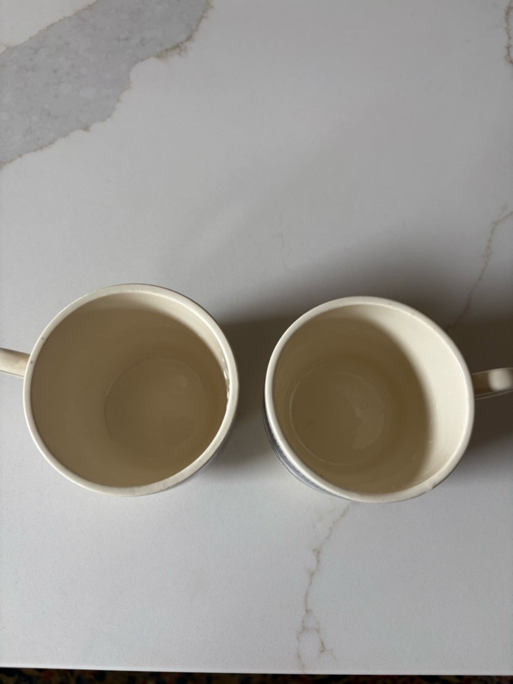Blue Willow Pattern Ceramic Mugs - Ivory and Blue, Set of 2 Vintage VGUC - Picture 2 of 6